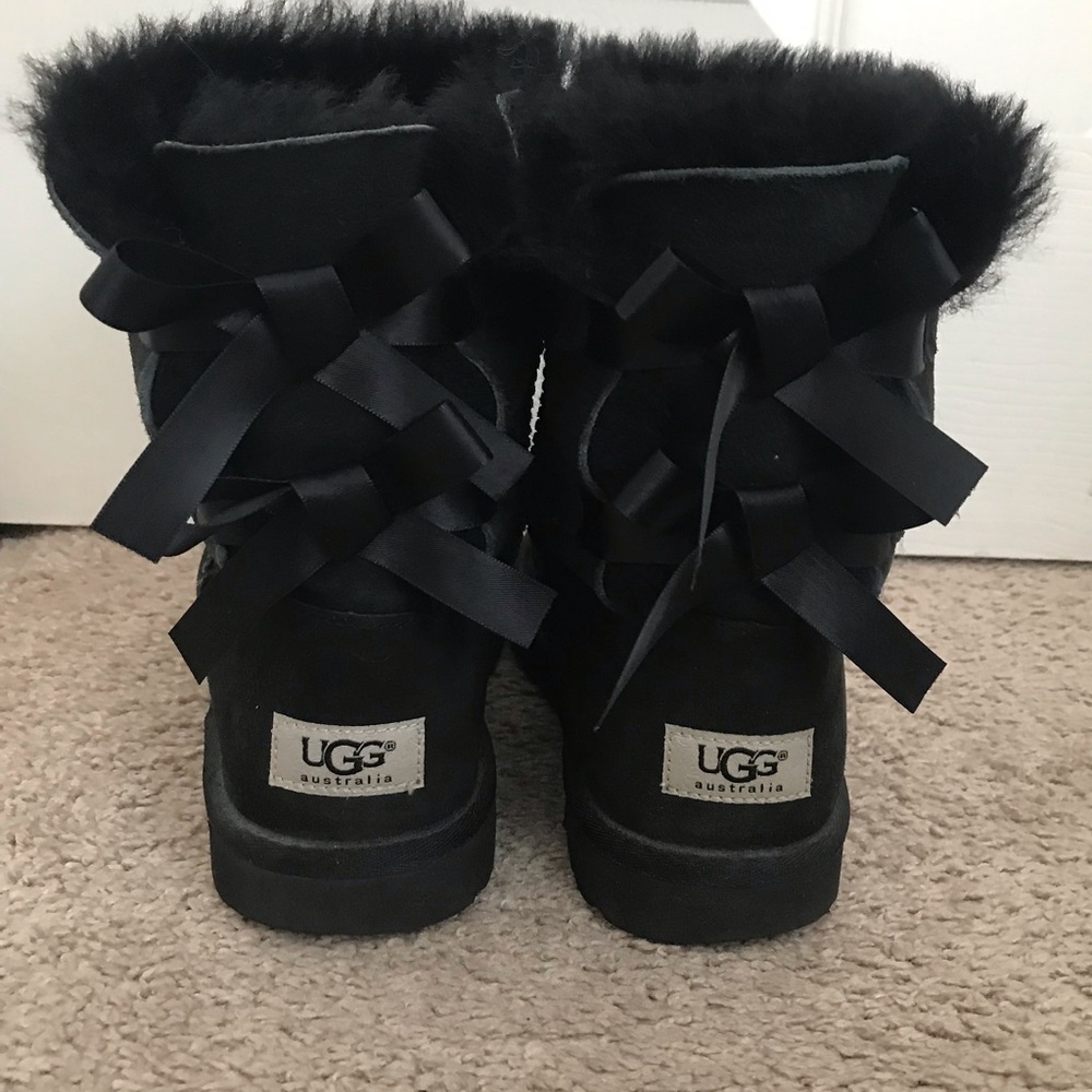 Black short UGG bow boots